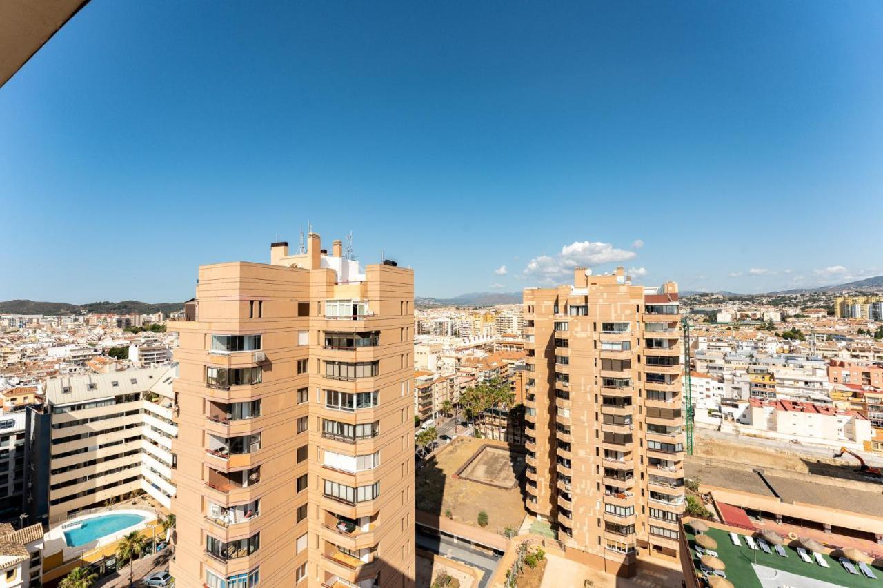 Malagasuite Skyviews ฟูเอนฮิโรลา ภายนอก รูปภาพ